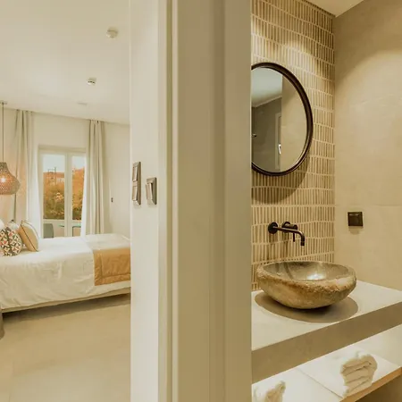 Opal Paros מלון 4*