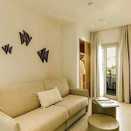 Opal Paros Hotell